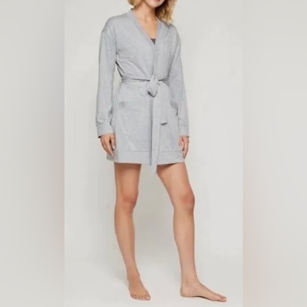 Fourlaps Robe - Picture 4 of 7